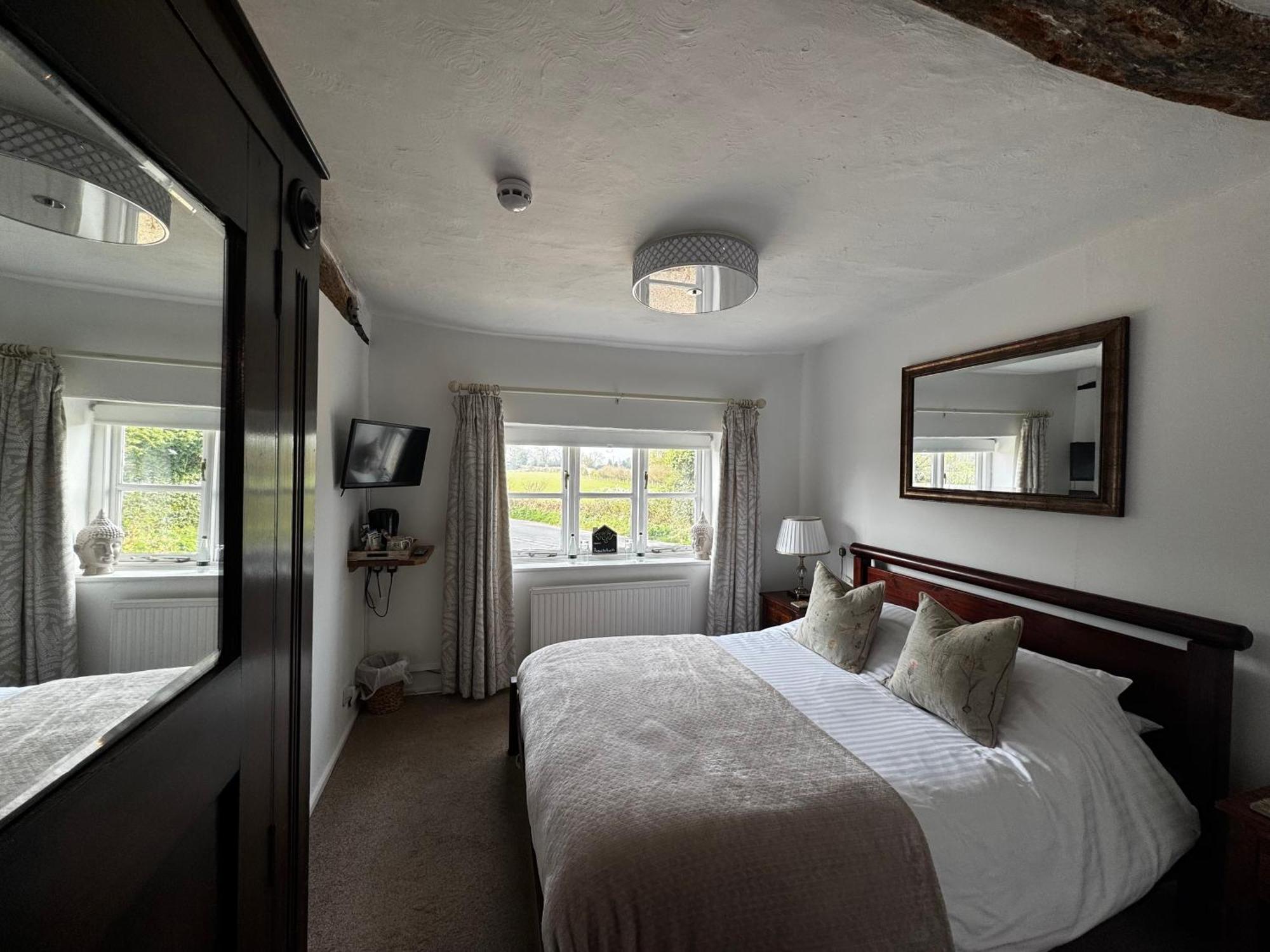 The Bowl Inn Charing Екстер'єр фото